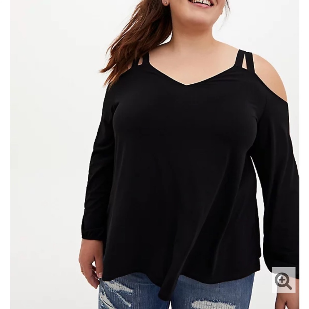 Torrid 2 Black Crepe Balloon Sleeve Cold Shoulder